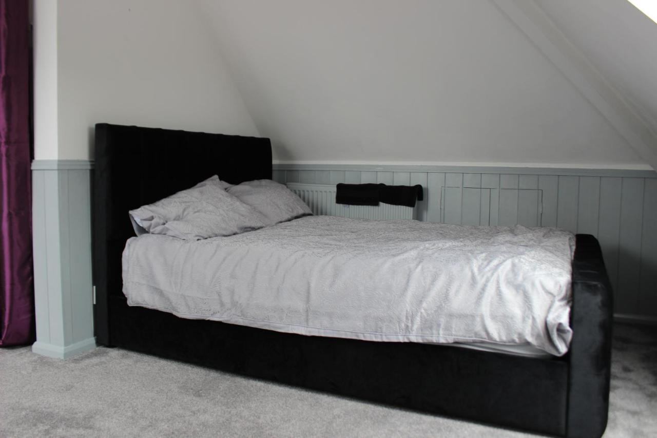 Modern Spacious House - Sleeps 16, Free Parking, Sun Terrace Nuneaton Ngoại thất bức ảnh