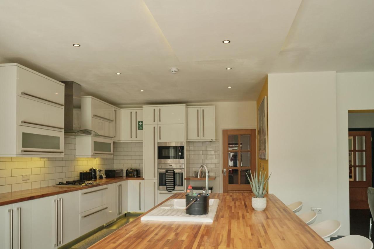 Modern Spacious House - Sleeps 16, Free Parking, Sun Terrace Nuneaton Ngoại thất bức ảnh