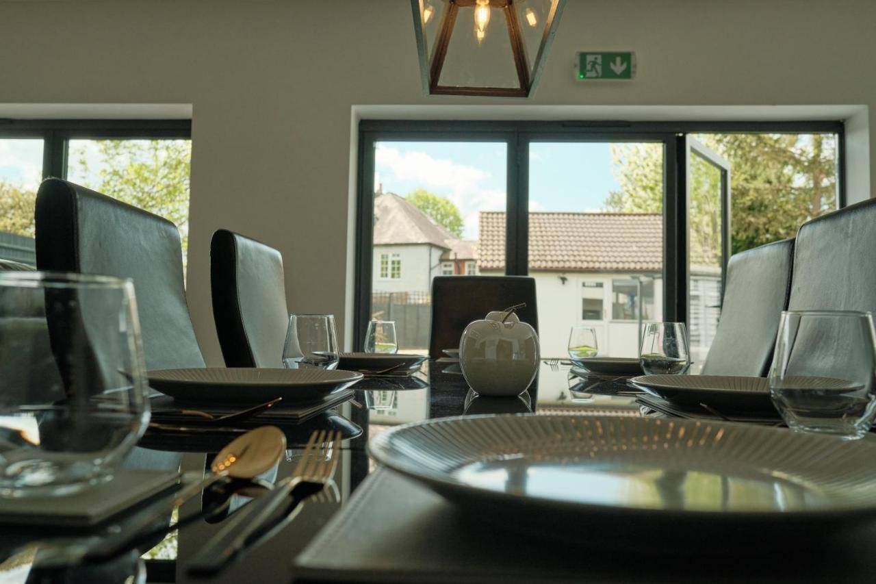 Modern Spacious House - Sleeps 16, Free Parking, Sun Terrace Nuneaton Ngoại thất bức ảnh