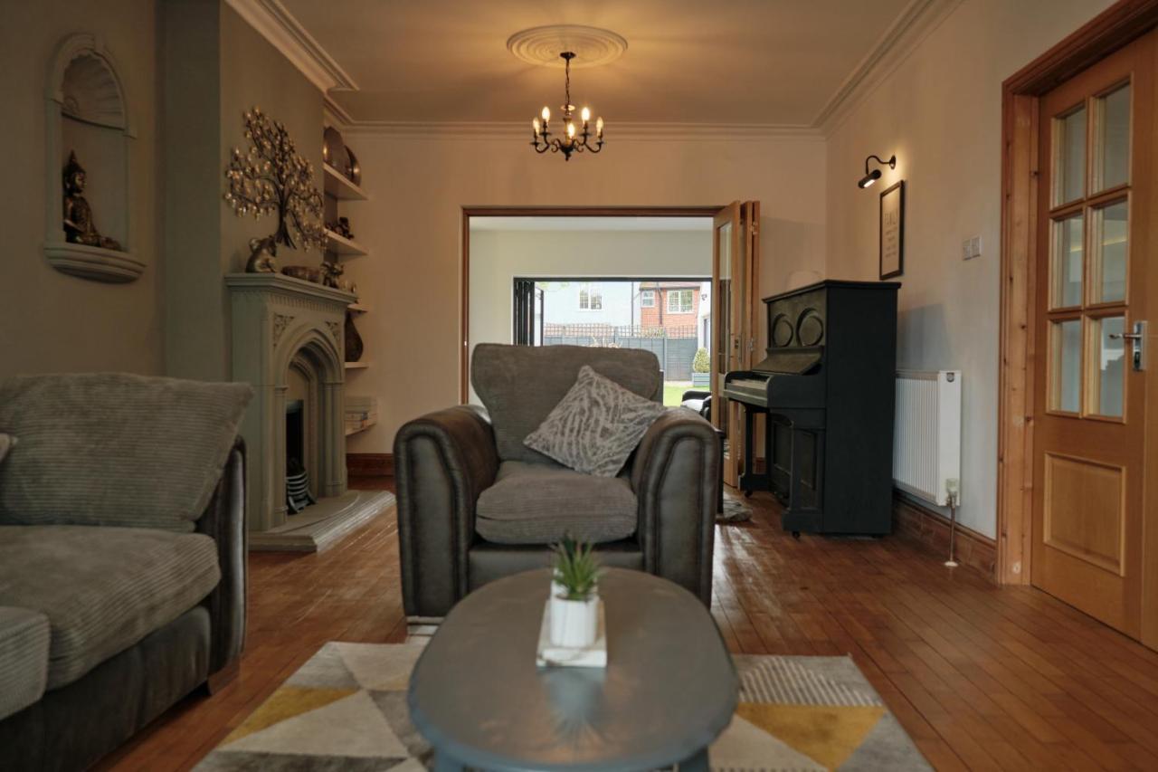 Modern Spacious House - Sleeps 16, Free Parking, Sun Terrace Nuneaton Ngoại thất bức ảnh